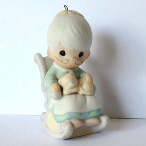 Vintage 80s Precious Moments Perfect Grandma Cat Gift Collectible Figurine